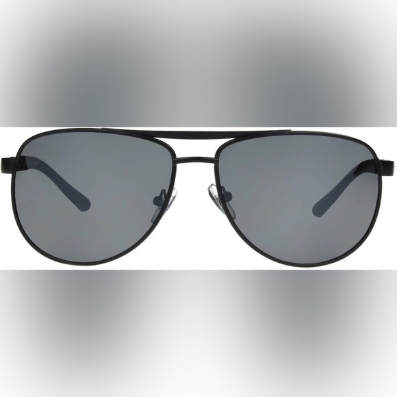 Foster Grant Other - Stylish Black Foster Grant Aviator Sunglasses